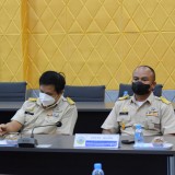 ร่วมต้อนรับหน้าฝ่ายอำนวยการ