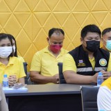 ร่วมต้อนรับหน้าฝ่ายอำนวยการ
