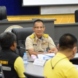 ร่วมต้อนรับหน้าฝ่ายอำนวยการ