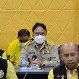 ร่วมต้อนรับหน้าฝ่ายอำนวยการ