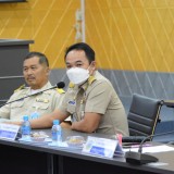 ร่วมต้อนรับหน้าฝ่ายอำนวยการ