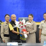 ร่วมต้อนรับหน้าฝ่ายอำนวยการ