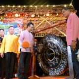 ร่วมพิธีเปิดงานฤดูหนาวและงาน OTOP ของดีเมืองฝาง ประจำปี พ.ศ. ๒๕๖๖