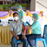 บริการฉีดวัคซีนป้องกันเชื้อไวรัส COVID-19 แก่ประชาชนที่ได้รับการนัดฉีดวัคซีน เข็มที่ ๒ (Astra Zeneca) ในพื้นที่อำเภอฝาง