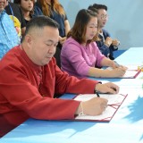 พิธีลงนามบันทึกข้อตกลงความร่วมมือ MOU ว่าด้วยความร่วมมือ ด้านการบูรณาการจัดการโรงเรียนต้นแบบขับขี่ปลอดภัย ระหว่าง เทศบาลตำบลสันทราย กับ โรงเรียนบ้านห้วยงูกลาง
