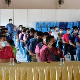 การประชุมพนักงานเทศบาลตำบลสันทราย ครั้งที่ ๖ ประจำปีงบประมาณ พ.ศ.๒๕๖๔ และตรวจหาสารเสพติดพนักงานเทศบาลตำบลสันทรายทุกคน