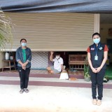 ส่งมอบถุงยังชีพ ให้แก่ผู้สัมผัสกลุ่มเสี่ยงผู้ป่วยโรคติดต่อเชื้อไวรัสโคโรนา ๒๐๑๙