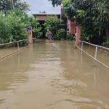 ลงพื้นที่ตรวจสอบเหตุอุทกภัยจากพายุบัวลอย